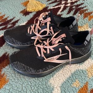 Brooks Levitate women running shoes ☀️